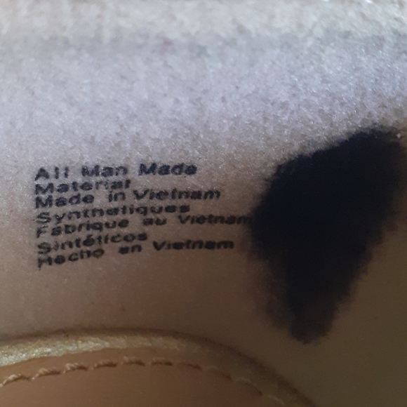 Gold Pointed Toe Flats by Christian Siriano - Picture 5 of 6